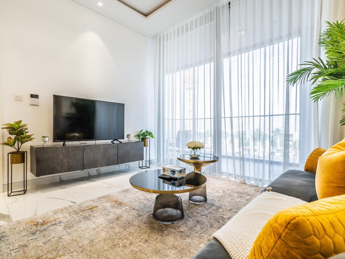 Charming With Balcony Near Hills Park Apartment *